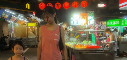 Left-Handed Girl